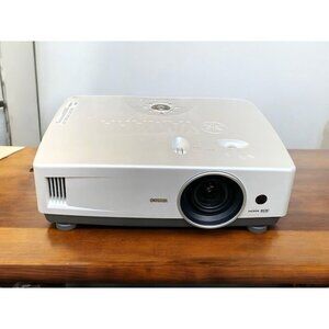 Yamaha LPX-510 720P Home Theater Projector - 1000 lumens - 3LCD 2004